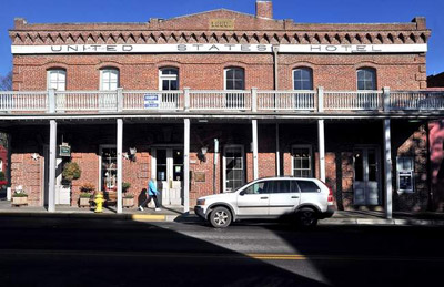 The 1880 U.S. Hotel in Jacksonville is owned by Jackson County and the Southern Oregon Historical Society. A leader in the Jacksonville community worries the historic building is deteriorating. Mail Tribune / Jamie Lusch